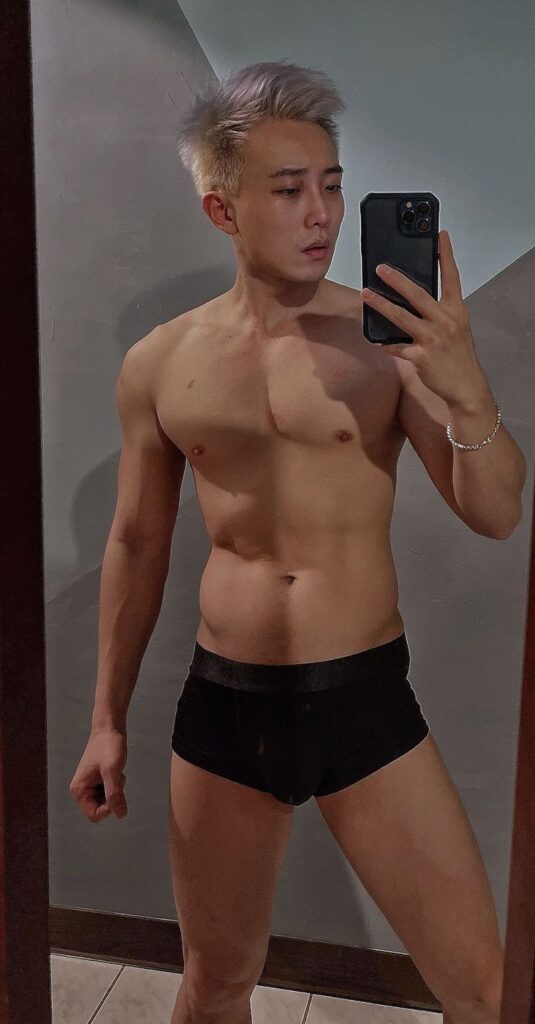 男莫代爾四角褲黑色 網紅實穿 浴室鏡子自拍膝上照