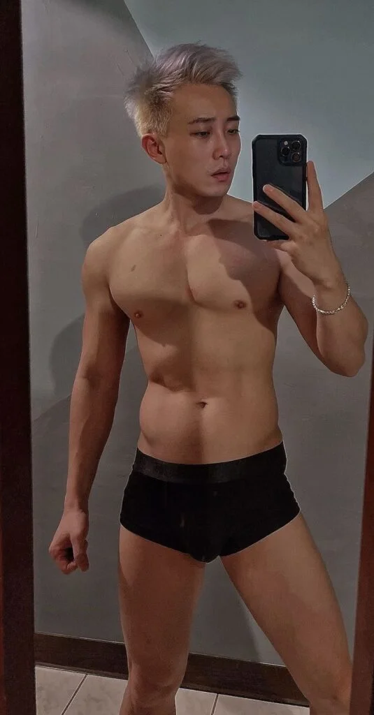 男莫代爾四角褲黑色 網紅實穿 浴室鏡子自拍膝上照