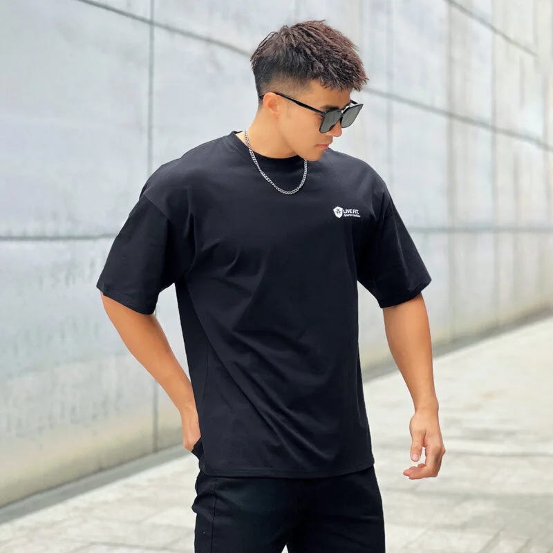 美式彈力寬鬆上衣 Sports Fashion 文字,展現時尚運動氛圍